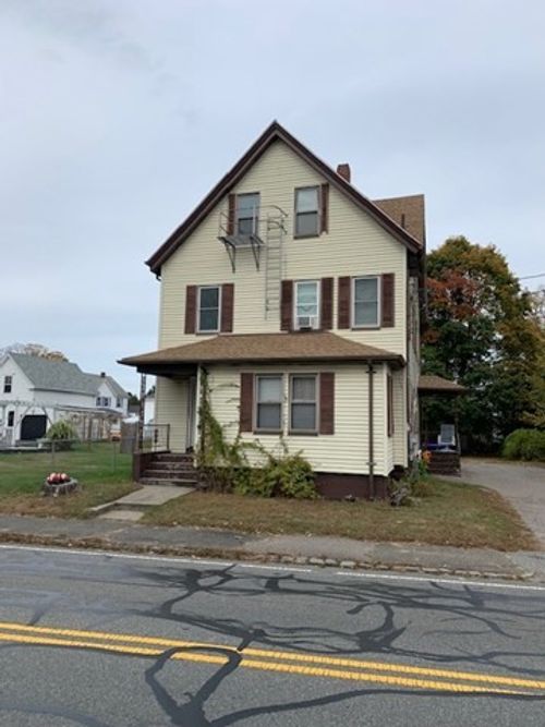 52 Winter St, Taunton, MA, 02780-1922 | Card Image