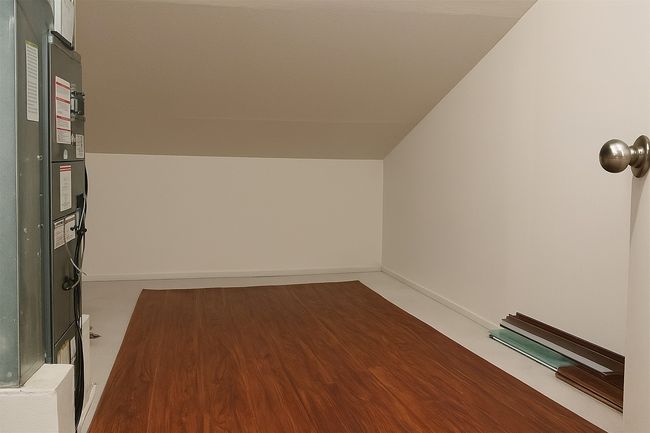 Additional storage on the secound floor | Image 12