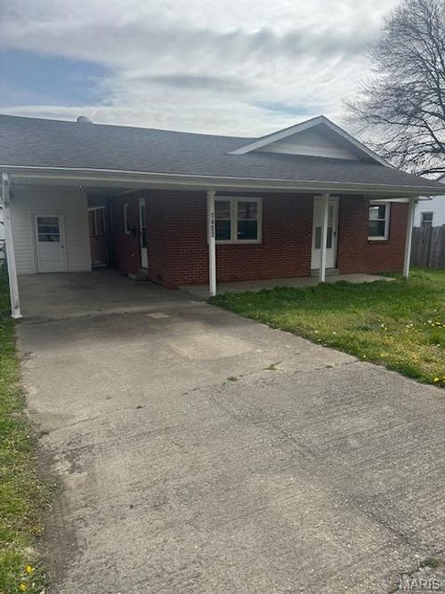 1403 Broadway St, Scott City, MO, 63780-1901 | Card Image
