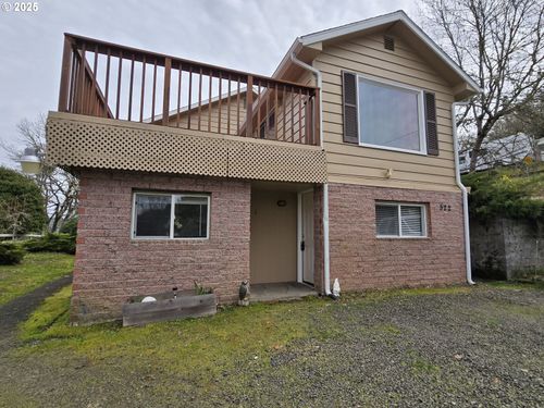 522 Se Hillside Dr, Roseburg, OR, 97470-3804 | Card Image