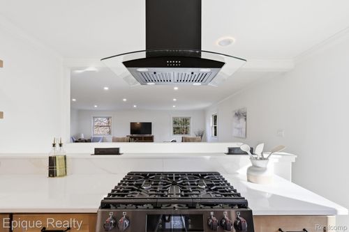 4563 Clifford Rd, Brighton, MI, 48116-7703 | Card Image