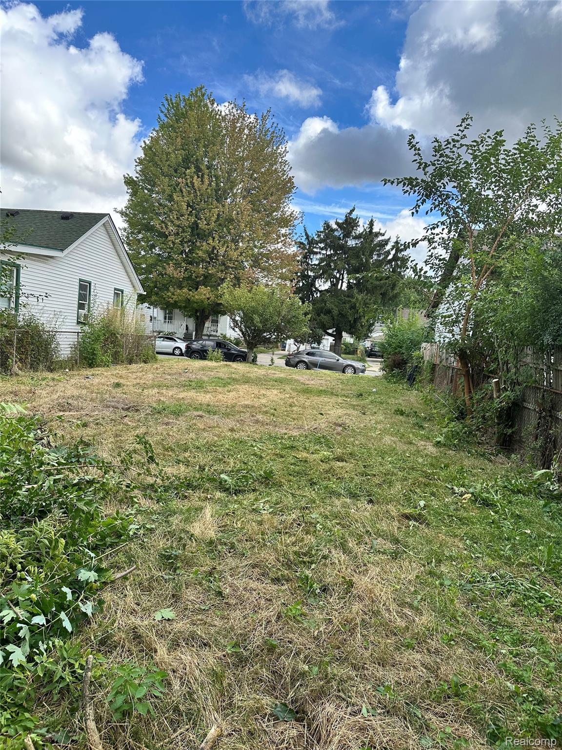 Land in Lincoln Park