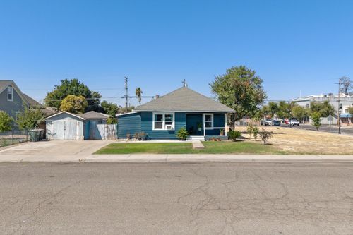 225 D Street, Waterford, CA, 95386 | Card Image