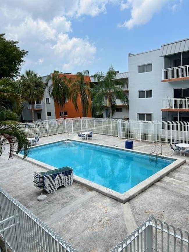 210-B - 11307 Sw 200th St, Condo with 2 bedrooms, 2 bathrooms and null parking in Miami FL | Image 18