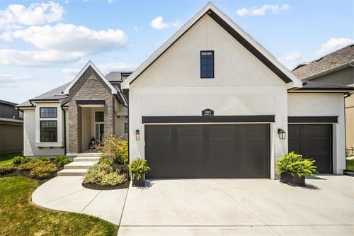 16804 Rosehill, Overland Park, KS, 66221-2957 | Card Image