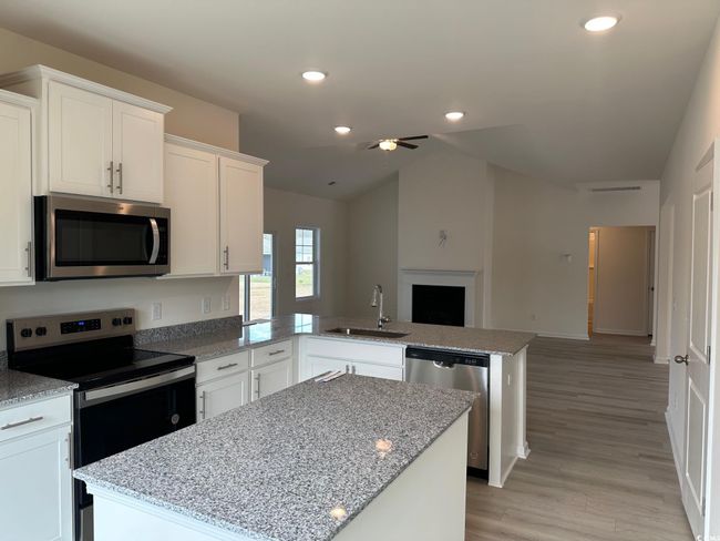 553 Honeyhill Loop, House other with 3 bedrooms, 2 bathrooms and 4 parking in Conway SC | Image 7