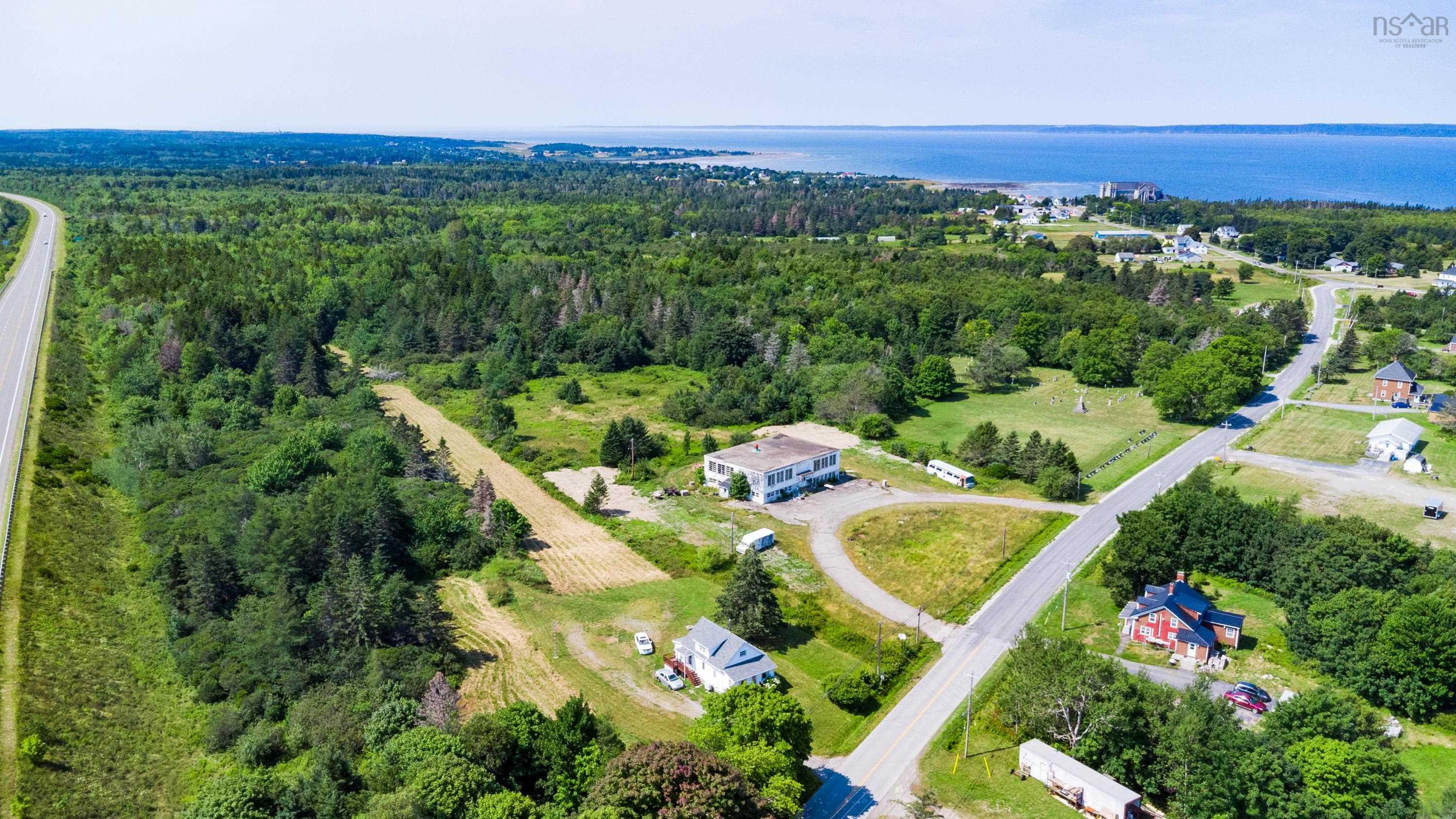Commercial Sale in St. Bernard