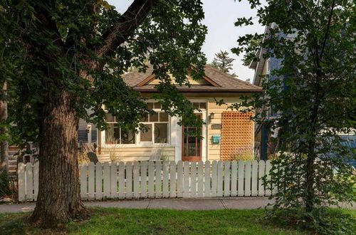 1728 13 Avenue Sw, Calgary, AB, T3C0T9 | Card Image