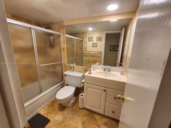APT-207 - 2302 S Cypress Bend Dr, Condo with 2 bedrooms, 2 bathrooms and null parking in Pompano Beach FL | Image 8