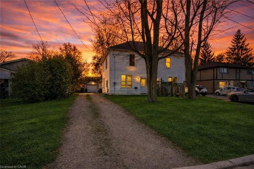126 Poplar Ave, Acton, ON, L7J2E2 | Card Image