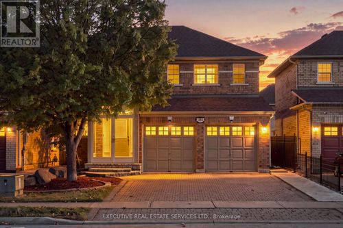 184 Queen Mary Dr, Brampton, ON, L7A1Y3 | Card Image