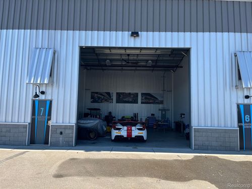 7 Straightaway Dr, Pontiac, MI, 48341-2795 | Card Image