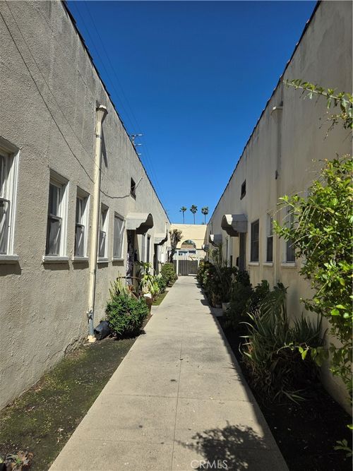 4-551 W 10th St, Long Beach, CA, 90813-4141 | Card Image