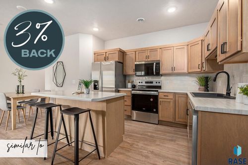 8015 E Tencate Pl, Sioux Falls, SD, 57110-6521 | Card Image