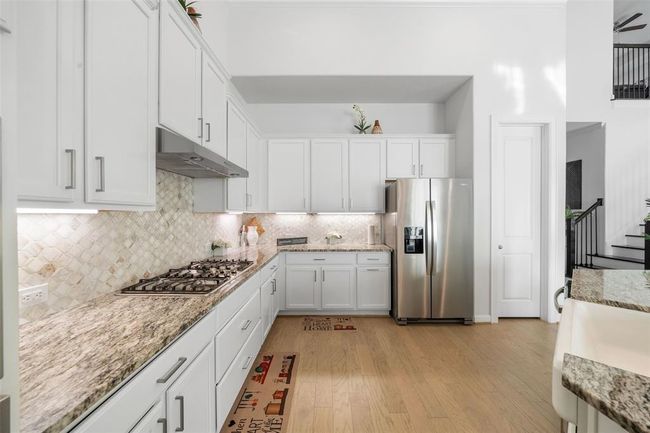 9207 Secretariat Ln, House other with 4 bedrooms, 4 bathrooms and 3 parking in Mont Belvieu TX | Image 10