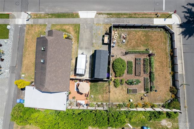 Corner lot with alley access | Image 28