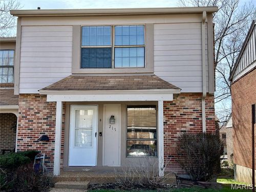 217 Carmel Woods Dr, Ellisville, MO, 63021-4223 | Card Image