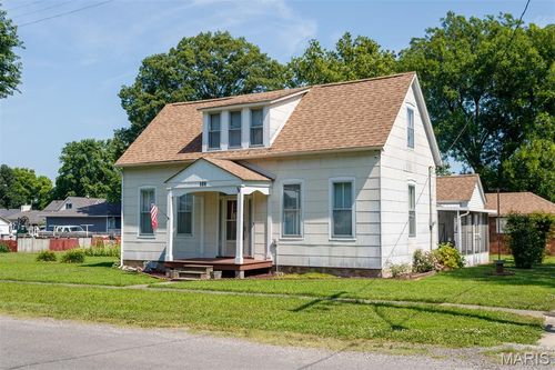 203 W Alton St, Marine, IL, 62061-1044 | Card Image
