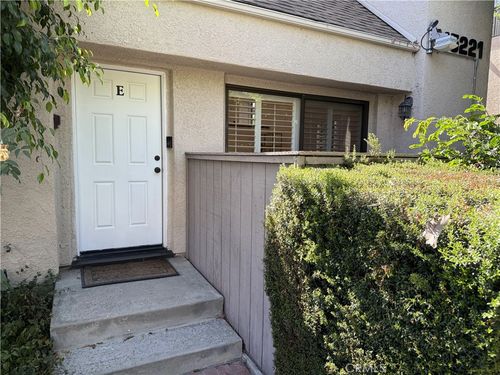 15221 Magnolia Blvd, Sherman Oaks, CA, 91403-1126 | Card Image