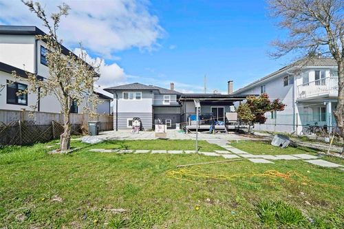 7768 18th Ave, Burnaby, BC, V3N1J2 | Card Image