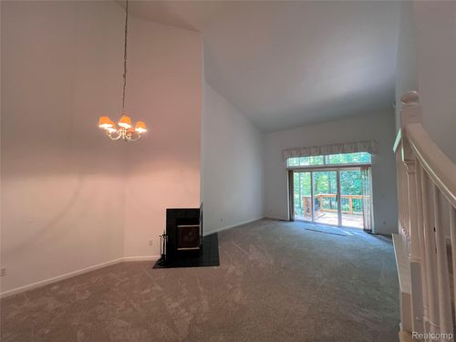654 Chestnut Dr, Wixom, MI, 48393-4303 | Card Image