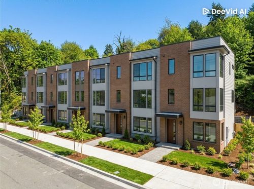 3804 23rd Ave Sw, Seattle, WA, 98106-1123 | Card Image