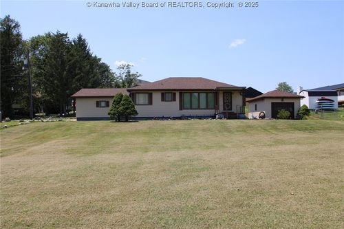 401 Green Acres Dr, Hurricane, WV, 25526-9716 | Card Image