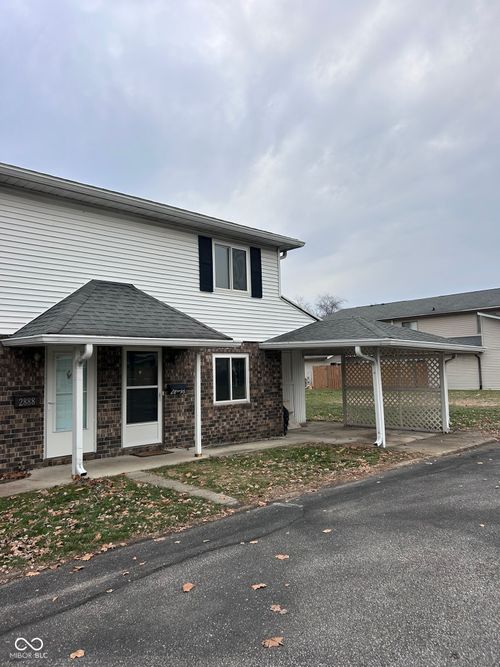 2896 Two Worlds Dr, Columbus, IN, 47201-3764 | Card Image