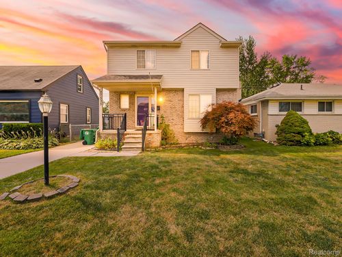 27535 Sheridan St, Garden City, MI, 48135-3172 | Card Image