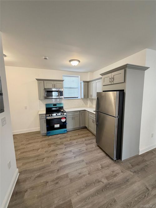 2e-119 Mount Vernon Ave, Mount Vernon, NY, 10550-2459 | Card Image