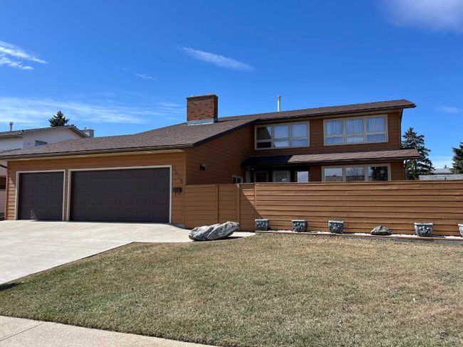 5408 60 Street, Home with 4 bedrooms, 3 bathrooms and 3 parking in Ponoka AB | Image 1