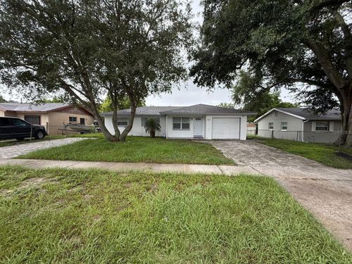 10 E Celeste St, Apopka, FL, 32703-7502 | Card Image