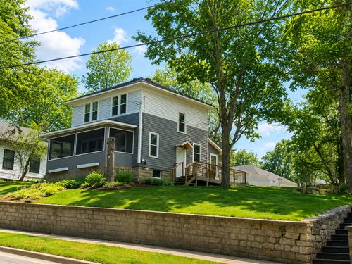 816 Vine St, Hudson, WI, 54016-1721 | Card Image