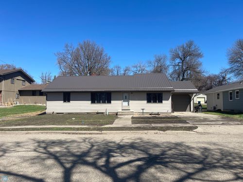 101 Oak St, Lisbon, ND, 58054-4041 | Card Image