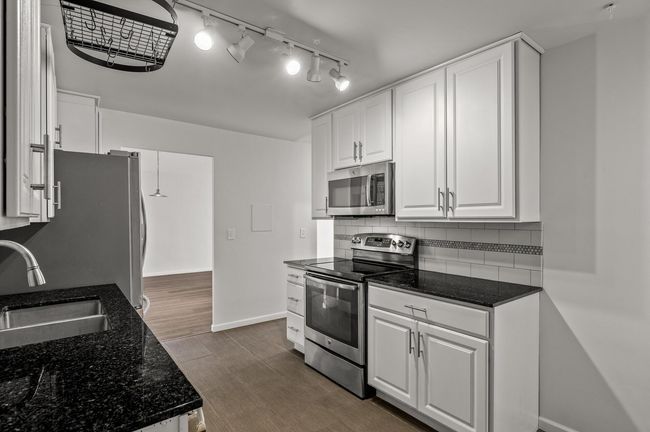 APT-409 - 6450 York Ave S, Condo with 2 bedrooms, 2 bathrooms and null parking in Edina MN | Image 13