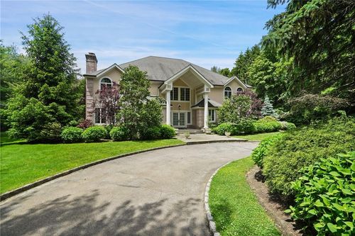 9 Lincoln Woods, Purchase, NY, 10577-2217 | Card Image