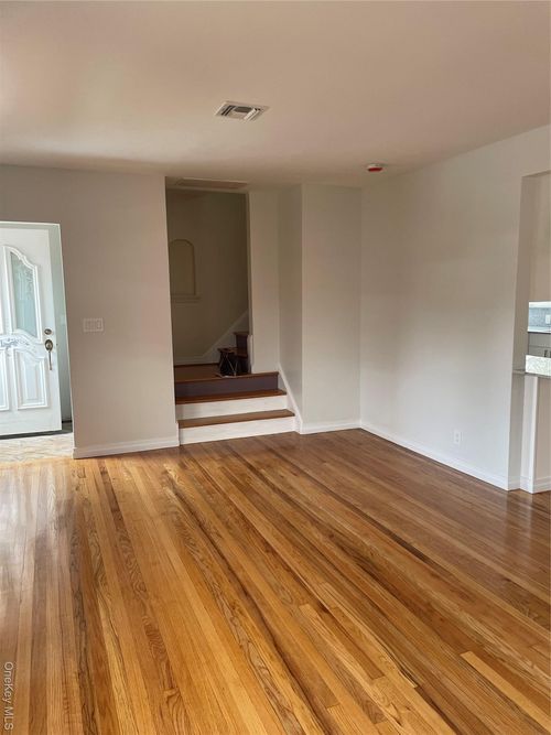 9 Damson Lane, Hempstead, NY, 11581 | Card Image