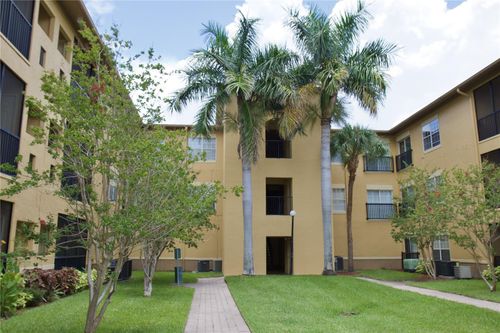 306-4323 Bayside Village Dr, TAMPA, FL, 33615-5590 | Card Image