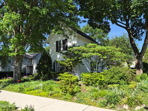 435 S Church St, Bowling Green, OH, 43402-3722 | Card Image