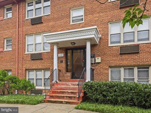 apt-11-2030 N Woodrow St, ARLINGTON, VA, 22207-2446 | Card Image
