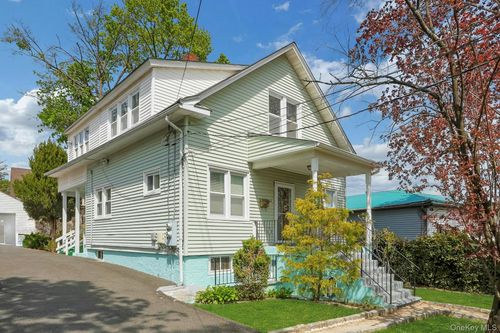 12 E Catherine St, Nyack, NY, 10960-2501 | Card Image