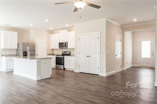 9139 Creedmore Hills Dr, House other with 3 bedrooms, 3 bathrooms and null parking in Charlotte NC | Image 5
