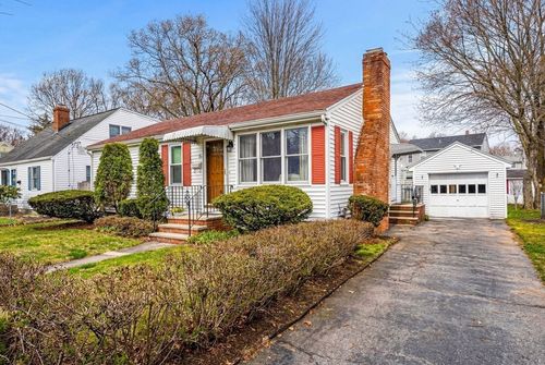 11 Arnold Road, Peabody, MA, 01960 | Card Image