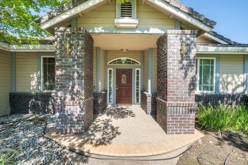 3438 Showboat Ct, Redding, CA, 96003-5327 | Card Image