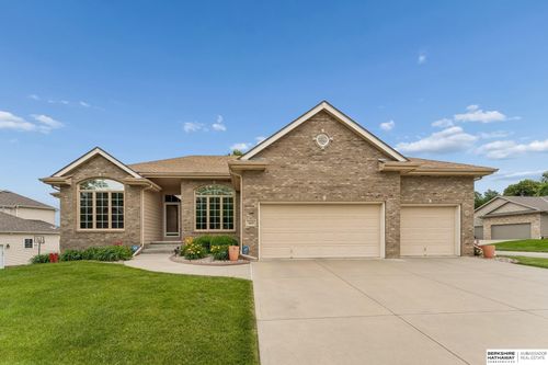 7419 S 94th St, La Vista, NE, 68128-8208 | Card Image