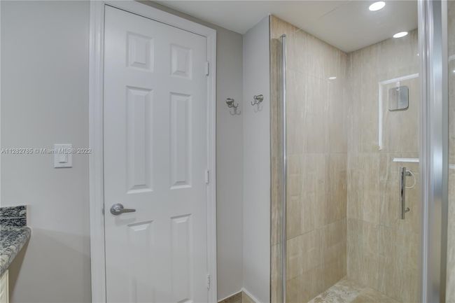 231 - 600 Parkview Dr, Condo with 3 bedrooms, 2 bathrooms and null parking in Hallandale Beach FL | Image 29