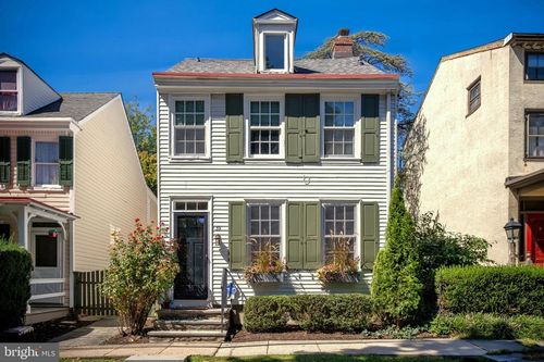 39 W Gravers Ln, PHILADELPHIA, PA, 19118-3305 | Card Image