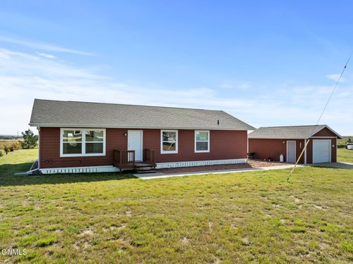 15087 53s Way Nw, Williston, ND, 58801-9365 | Card Image