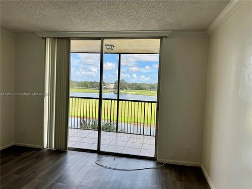 apt-310-3100 W Rolling Hills Cir, Davie, FL, 33328-1956 | Card Image