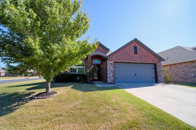 10815 Augusta Drive, House other with 3 bedrooms, 2 bathrooms and null parking in Jenks OK | Image 1